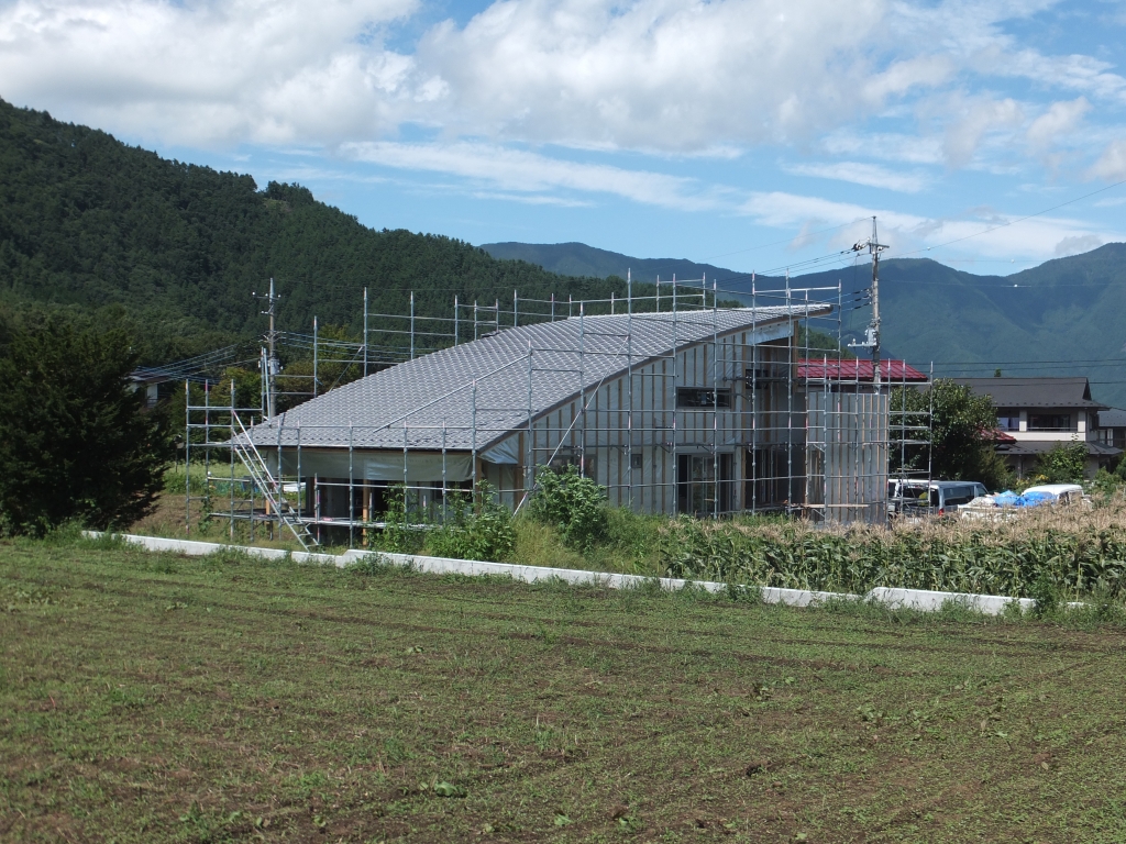 平屋建築のむくり屋根は特別の存在感があります。 | 建築工房 檜家【山梨|長野 檜(ひのき)こだわり注文住宅
